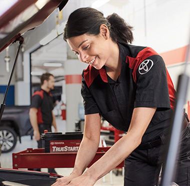 Service Center | Royal Moore Toyota in Hillsboro OR