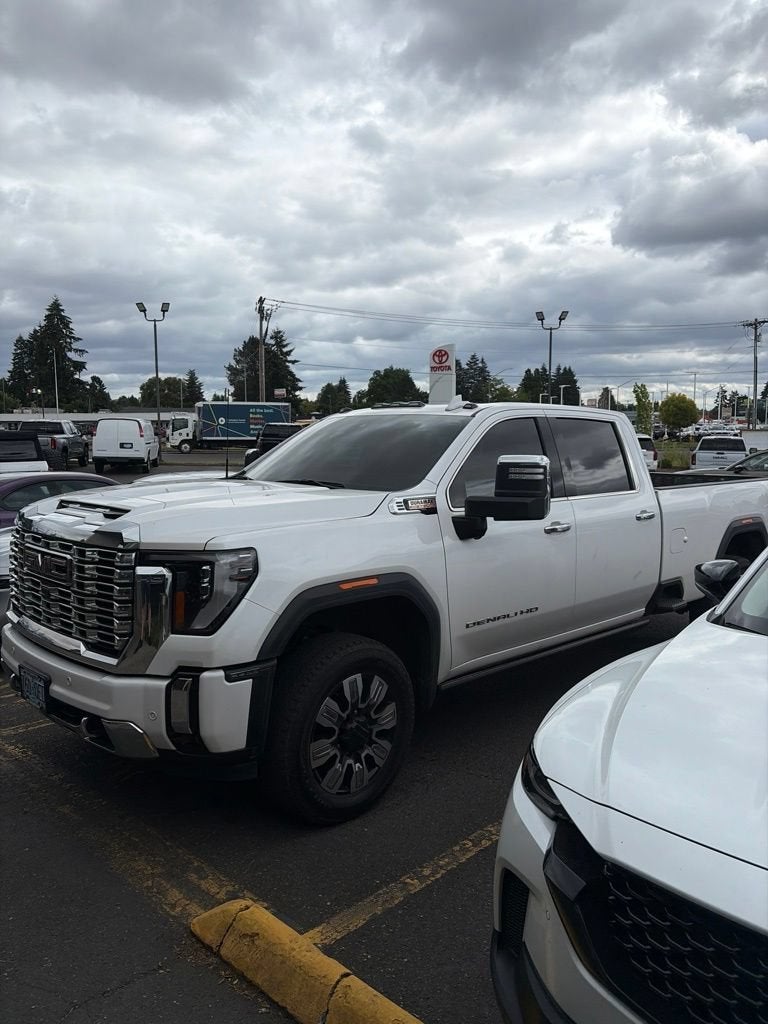 2025 GMC Sierra 3500 HD Denali