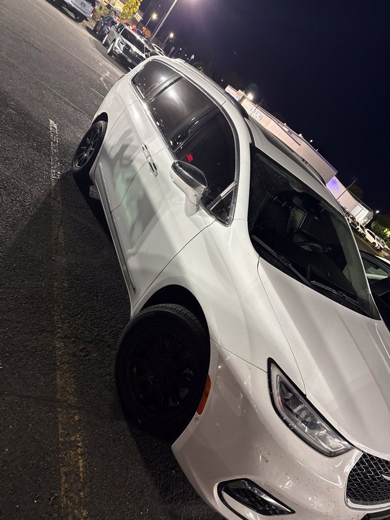 2022 Chrysler Pacifica Limited AWD