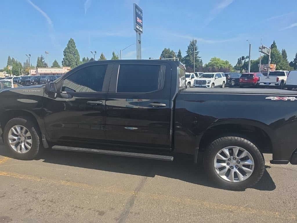 2022 Chevrolet Silverado 1500 Custom