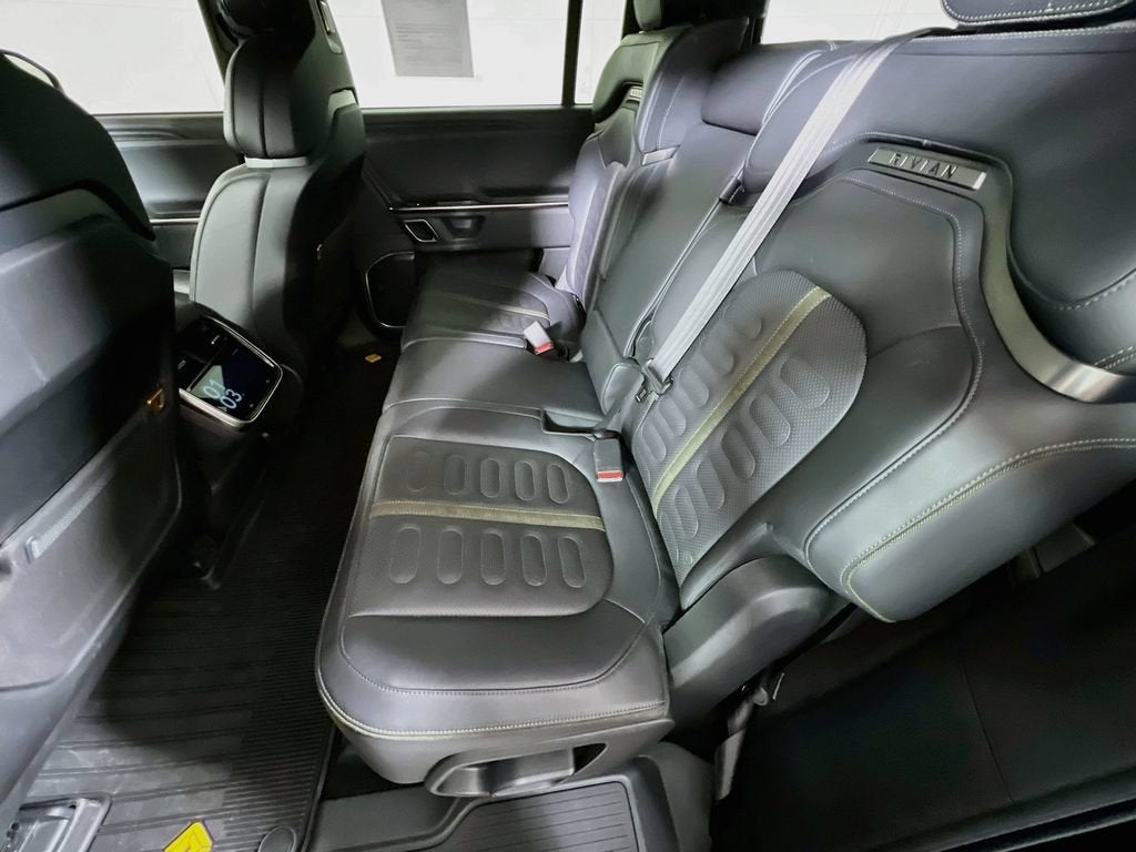 2023 RIVIAN R1S Adventure