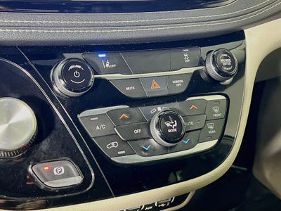 2022 Chrysler Pacifica Hybrid Touring L