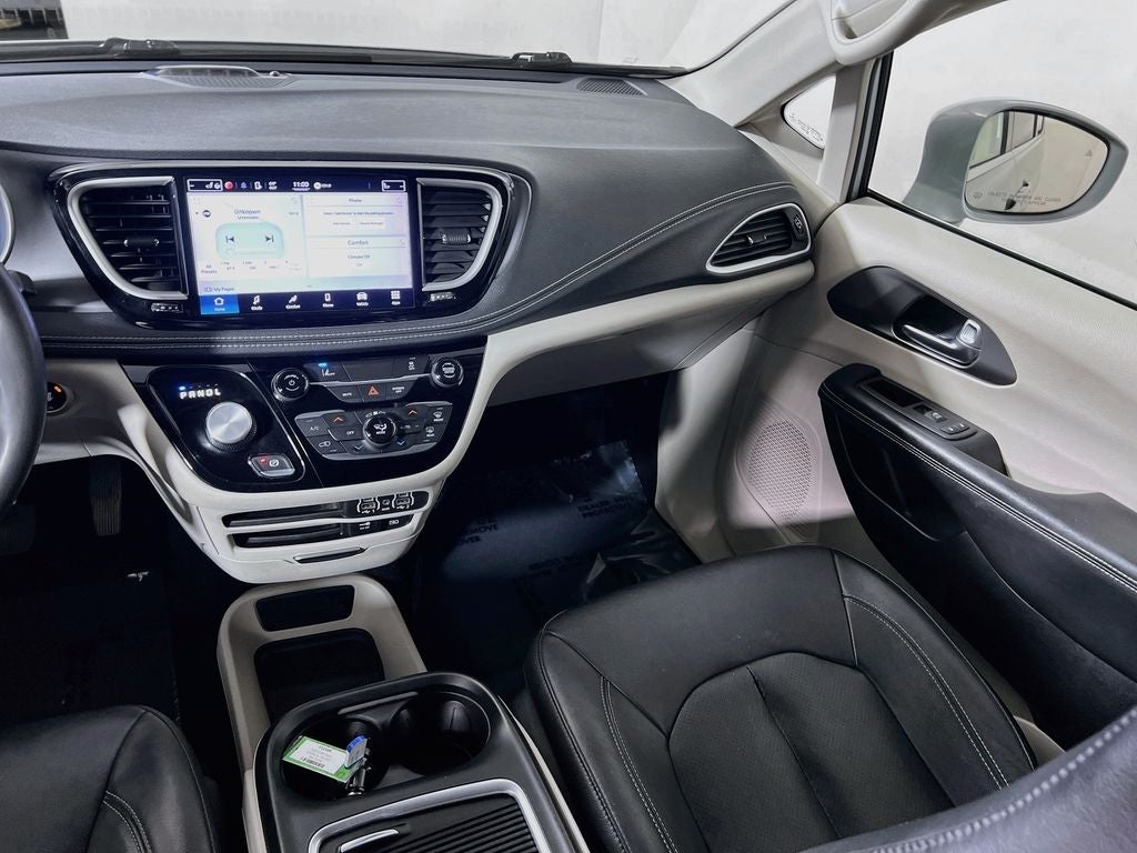 2022 Chrysler Pacifica Hybrid Touring L