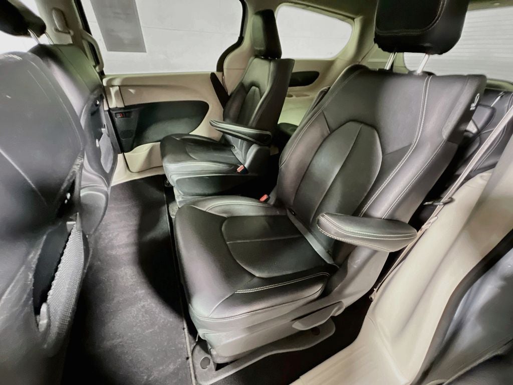 2022 Chrysler Pacifica Hybrid Touring L