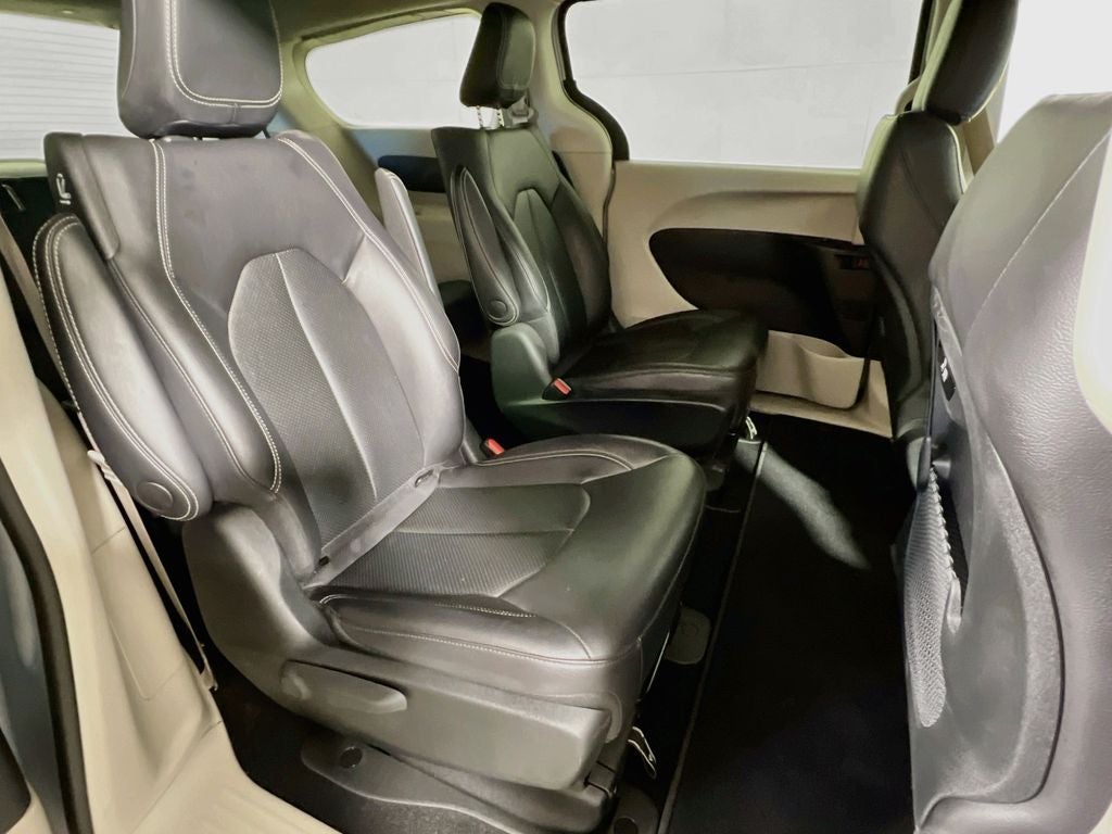 2022 Chrysler Pacifica Hybrid Touring L