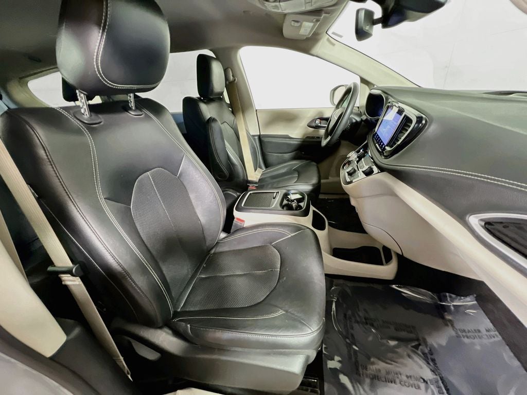 2022 Chrysler Pacifica Hybrid Touring L