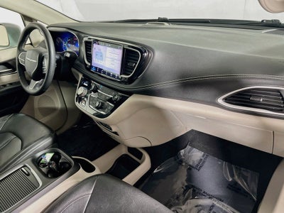 2022 Chrysler Pacifica Hybrid Touring L