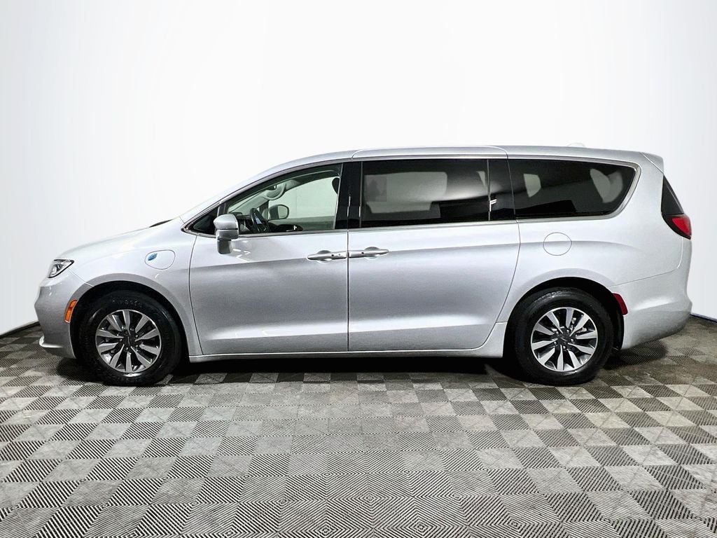 2022 Chrysler Pacifica Hybrid Touring L