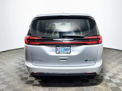 2022 Chrysler Pacifica Hybrid Touring L