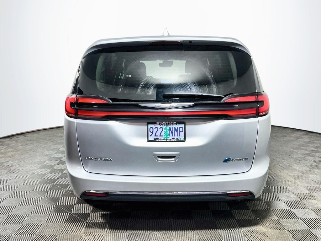 2022 Chrysler Pacifica Hybrid Touring L