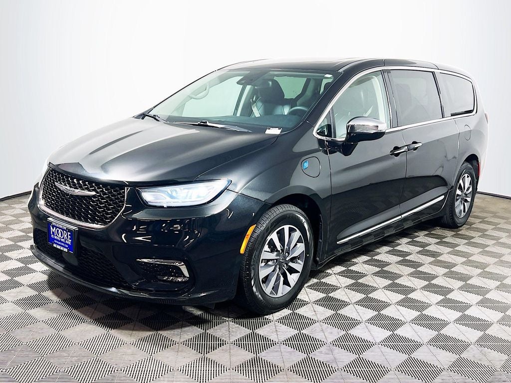 2023 Chrysler Pacifica Hybrid Limited