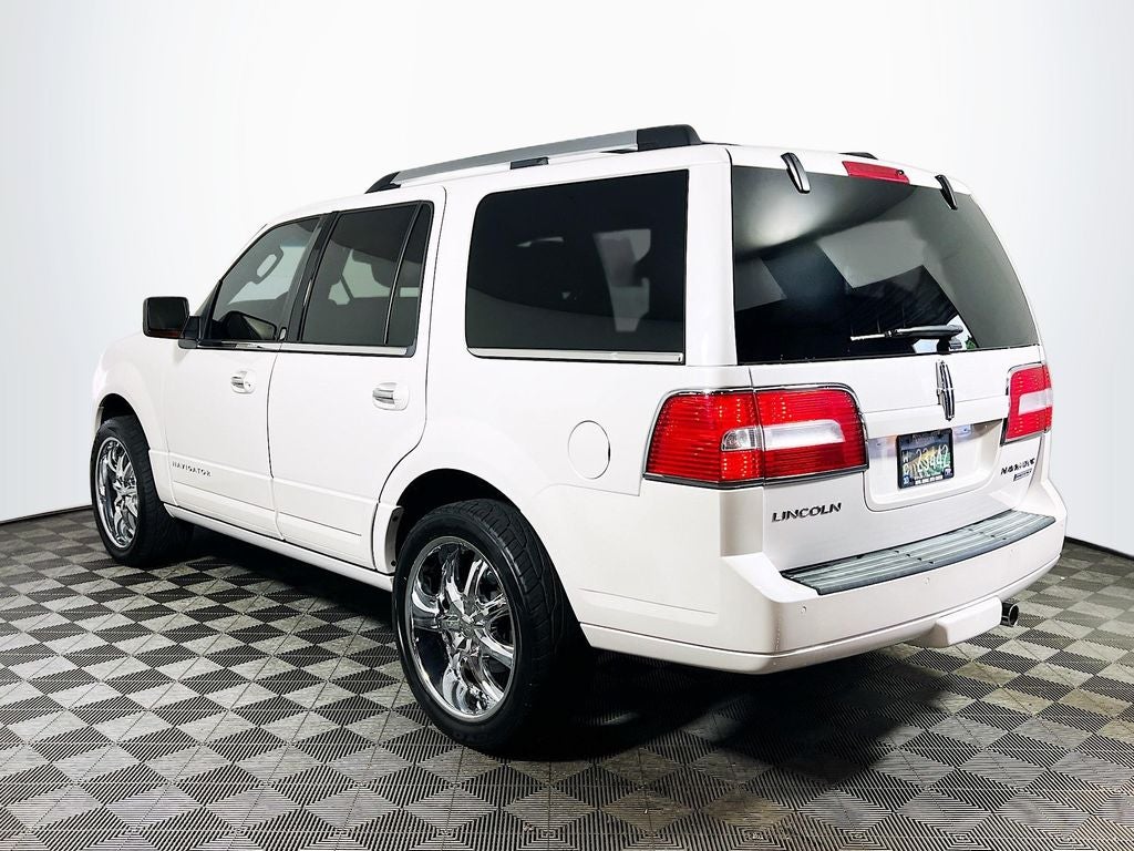 2011 Lincoln Navigator Base