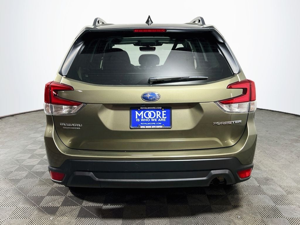 2024 Subaru Forester Premium