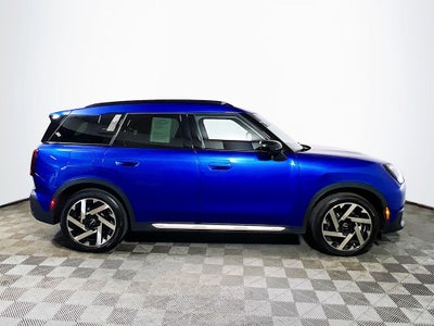 2025 MINI Cooper Countryman Iconic