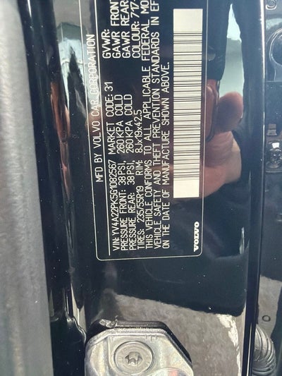 2016 Volvo XC90 T6 Momentum