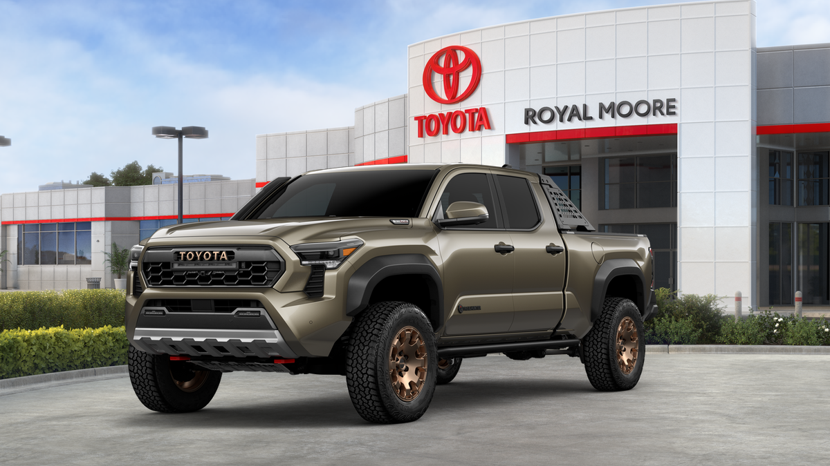 2026 Toyota Tacoma i-FORCE MAX Trailhunter