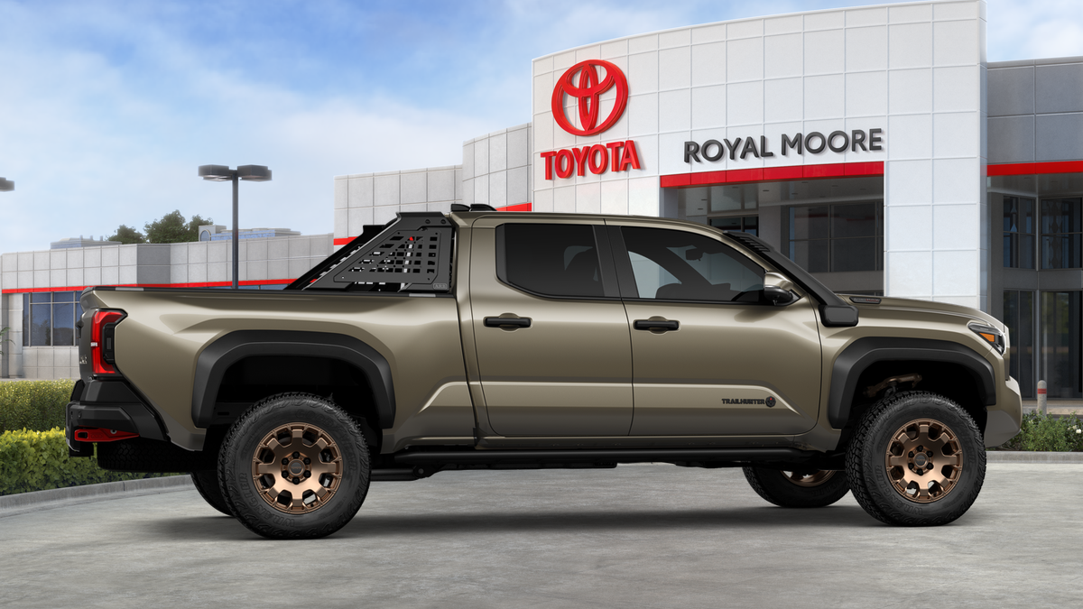 2026 Toyota Tacoma i-FORCE MAX Trailhunter