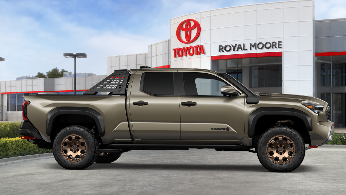 2026 Toyota Tacoma i-FORCE MAX Trailhunter