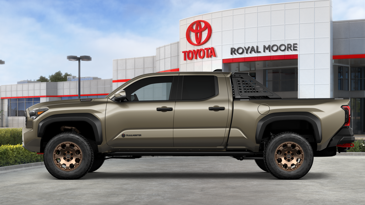 2026 Toyota Tacoma i-FORCE MAX Trailhunter