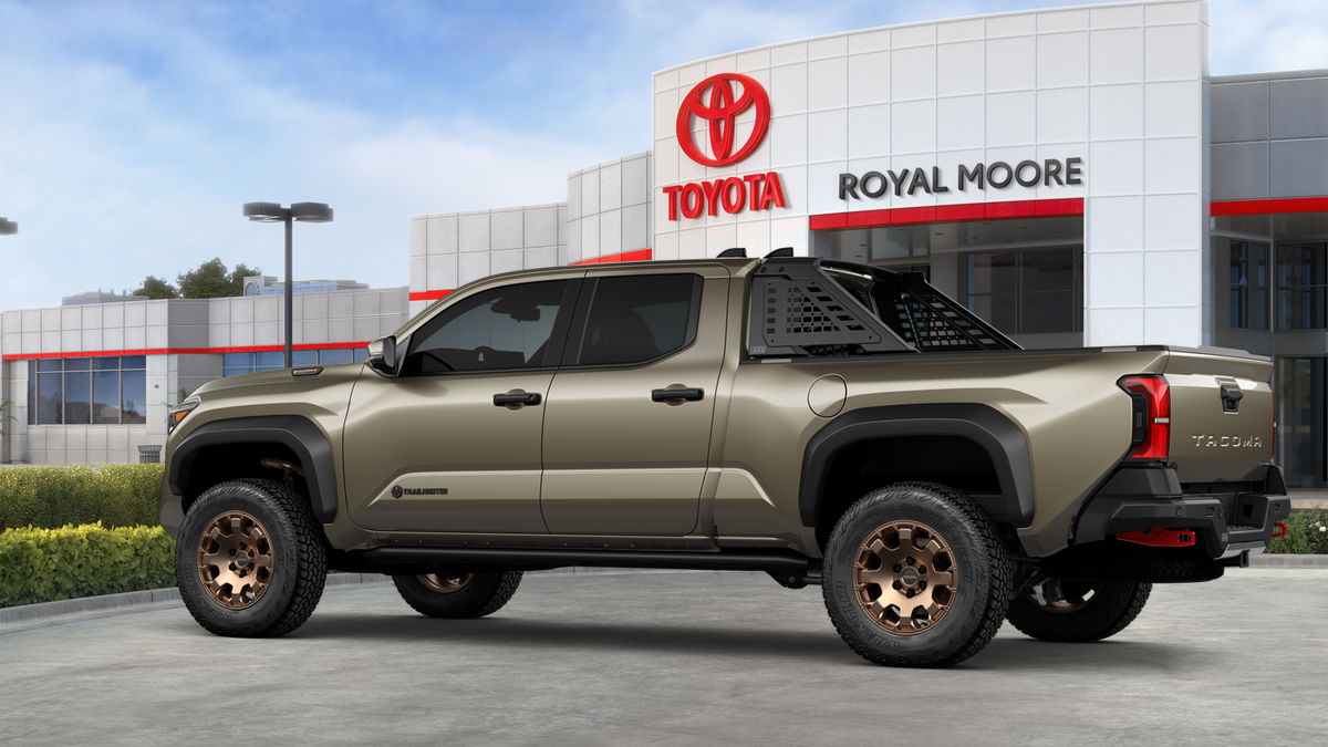 2026 Toyota Tacoma i-FORCE MAX Trailhunter