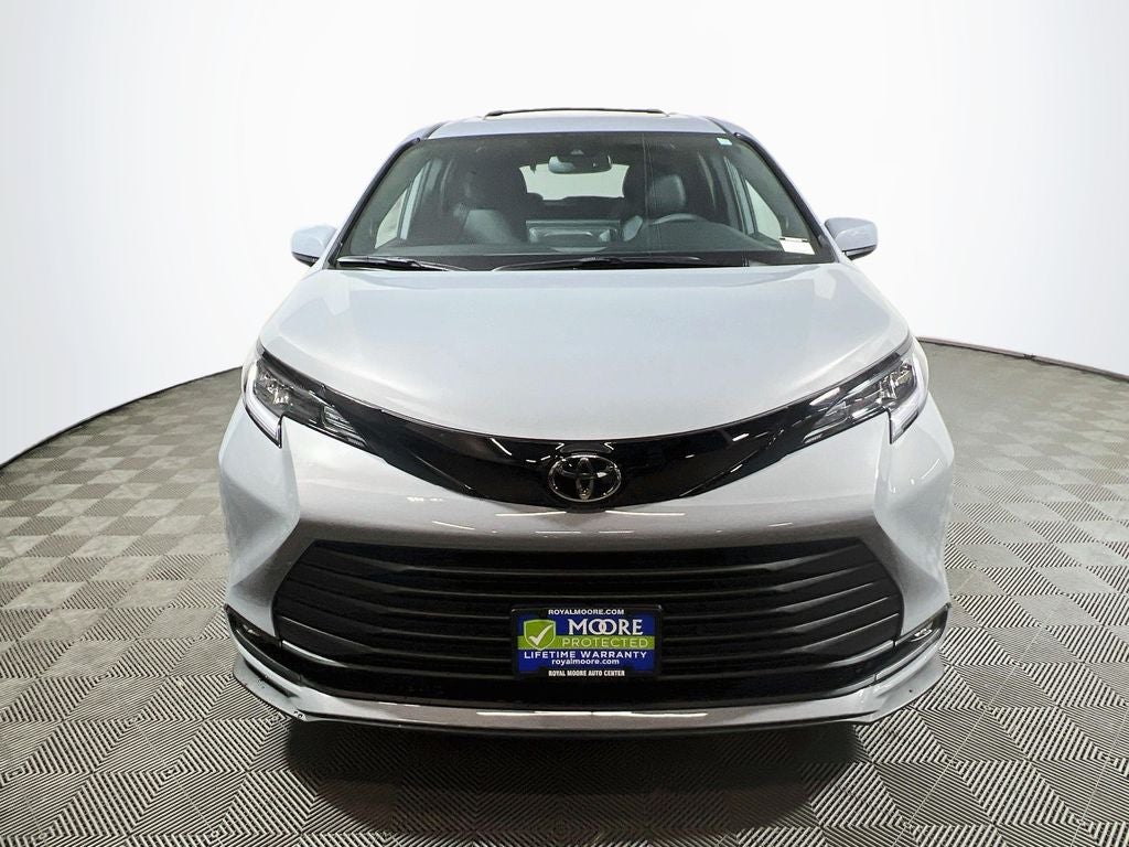 2026 Toyota Sienna Woodland Edition S