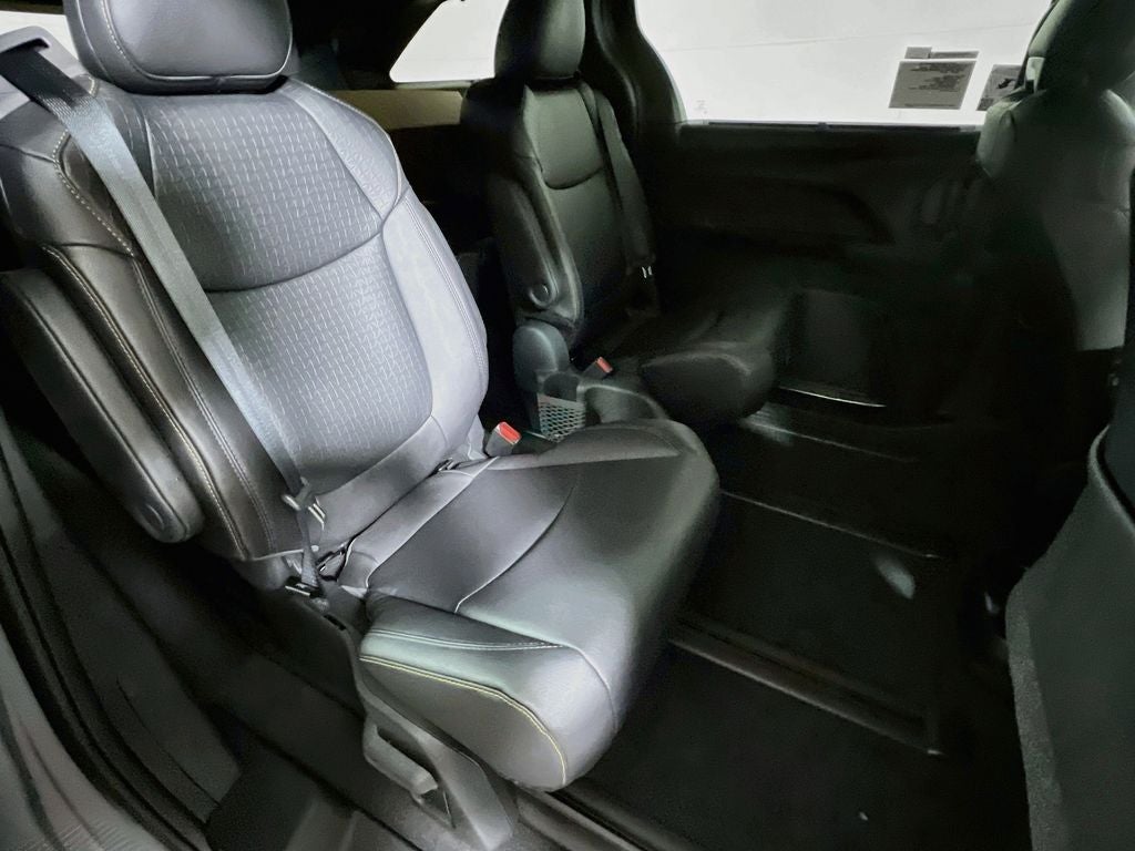 2026 Toyota Sienna Woodland Edition S