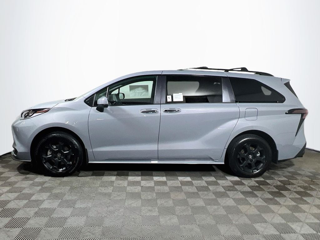 2026 Toyota Sienna Woodland Edition S