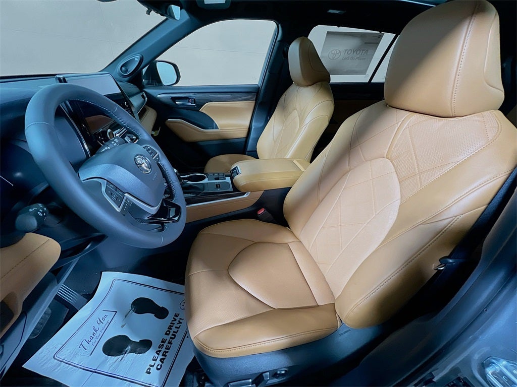 2026 Toyota Highlander Hybrid Hybrid Platinum