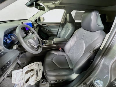 2026 Toyota Highlander Hybrid Platinum D