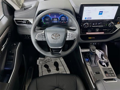 2026 Toyota Highlander Hybrid Platinum D