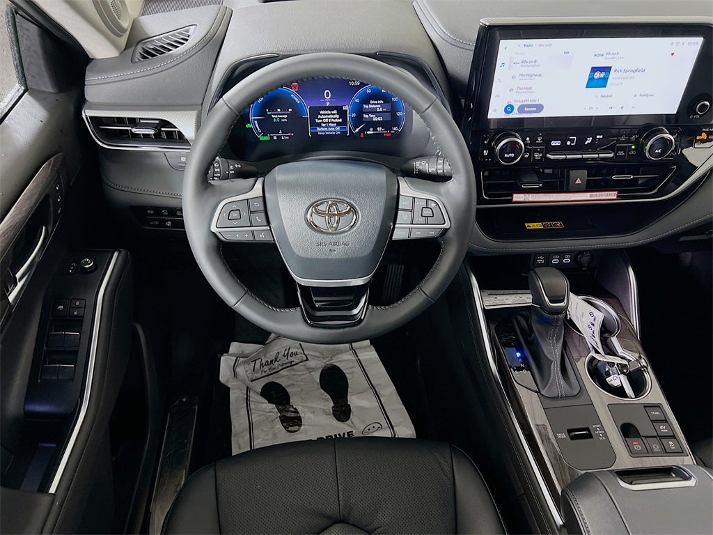 2026 Toyota Highlander Hybrid Platinum D