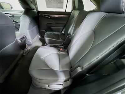 2026 Toyota Highlander Hybrid Platinum D