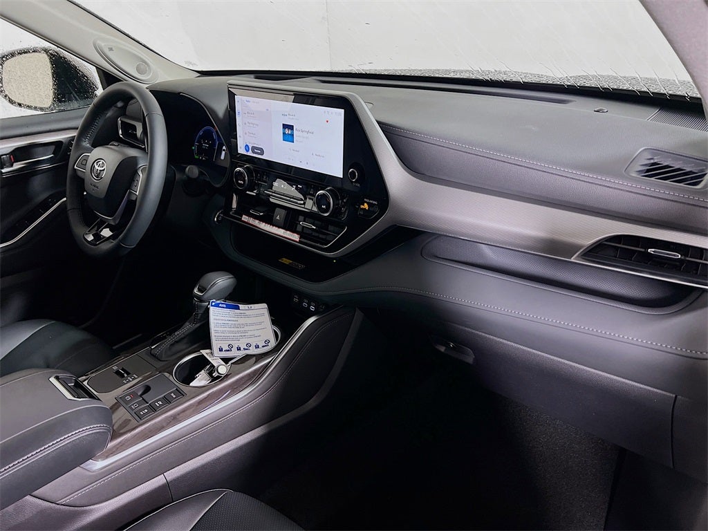 2026 Toyota Highlander Hybrid Platinum D