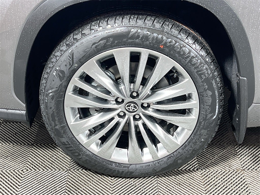 2026 Toyota Highlander Hybrid Platinum D