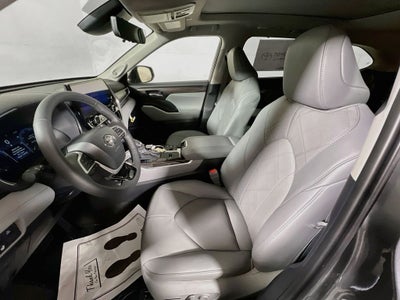 2026 Toyota Highlander Hybrid Hybrid Platinum