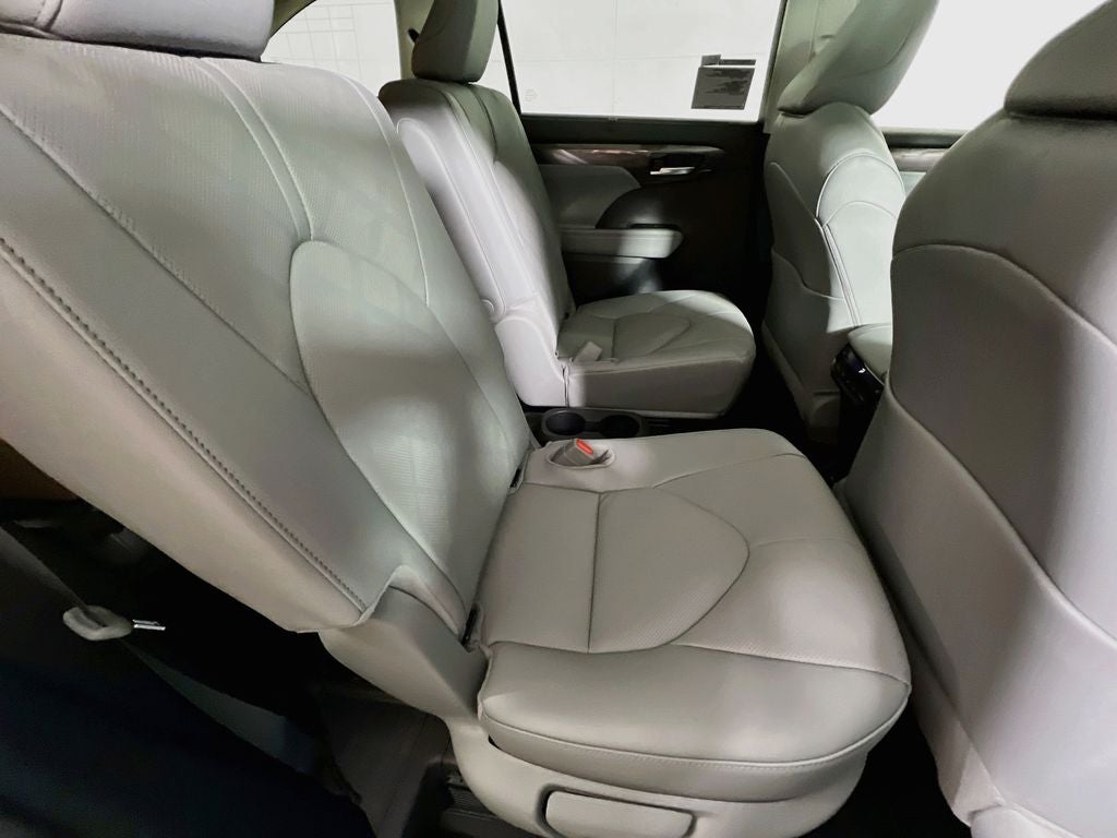 2026 Toyota Highlander Hybrid Hybrid Platinum