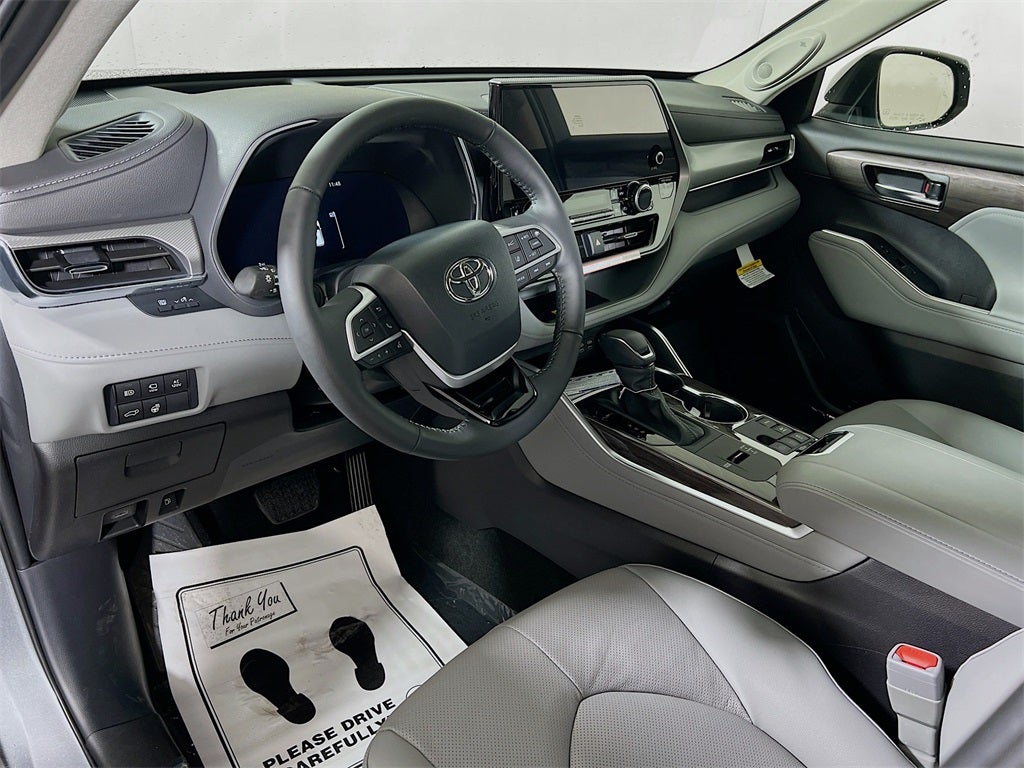 2026 Toyota Highlander Hybrid Hybrid Platinum