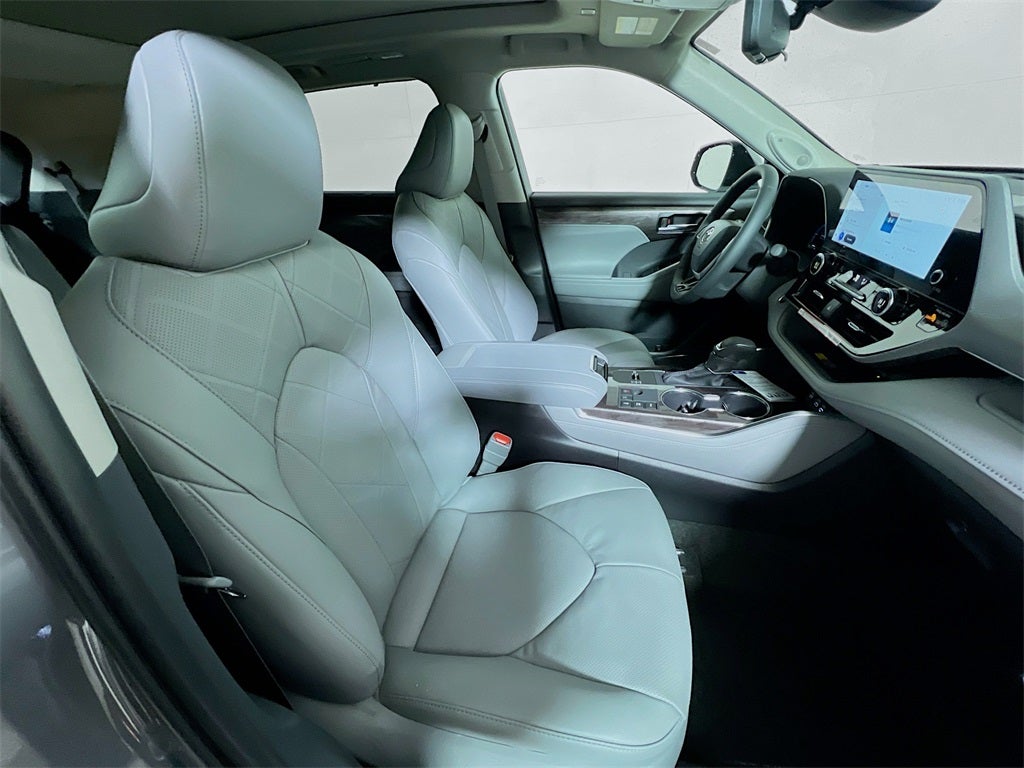 2026 Toyota Highlander Hybrid Hybrid Platinum