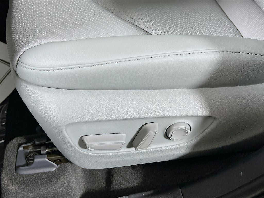 2026 Toyota Highlander Hybrid Platinum S