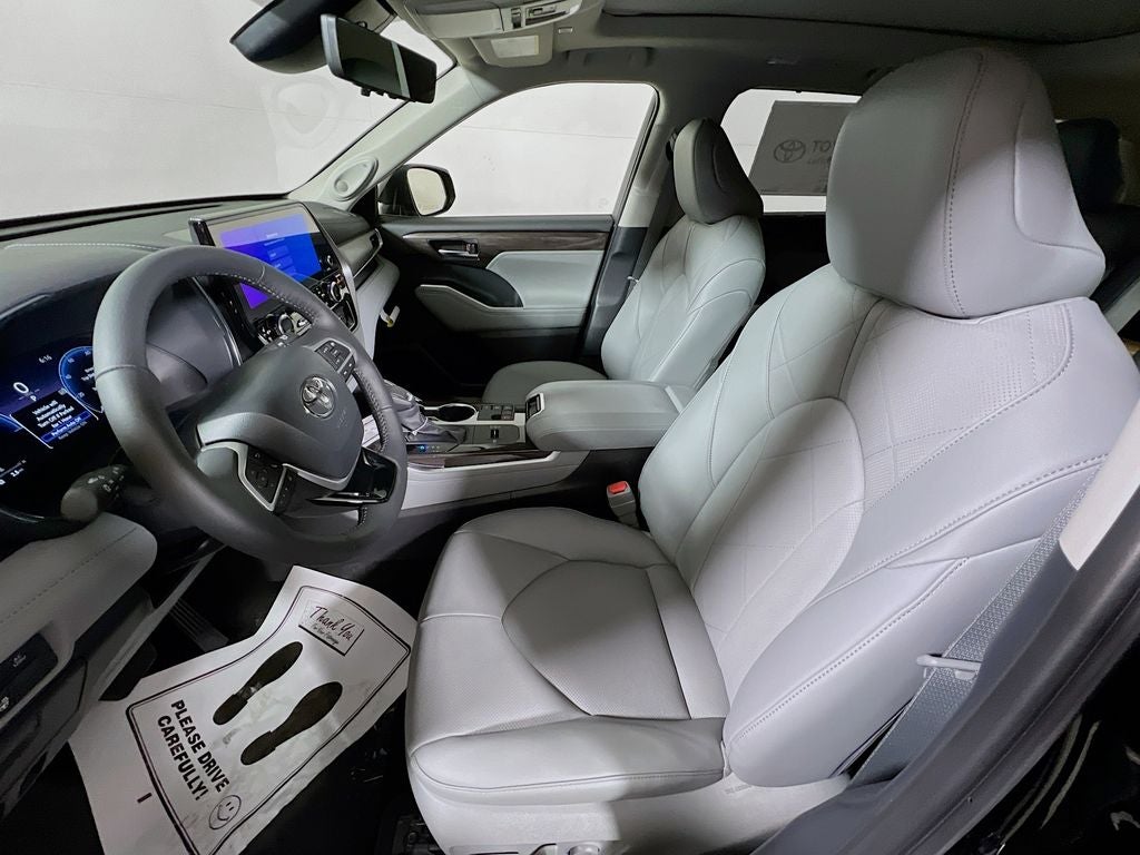 2026 Toyota Highlander Hybrid Platinum S