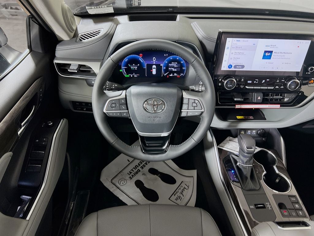 2026 Toyota Highlander Hybrid Platinum S