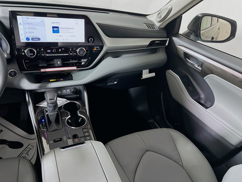 2026 Toyota Highlander Hybrid Platinum S