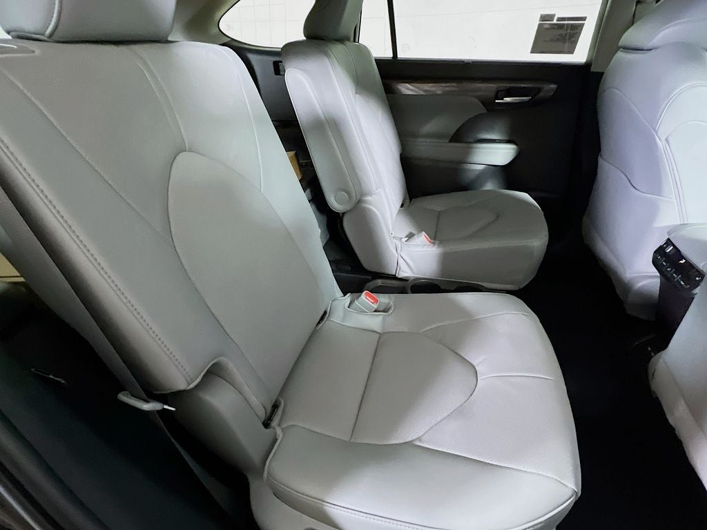 2026 Toyota Highlander Hybrid Platinum S