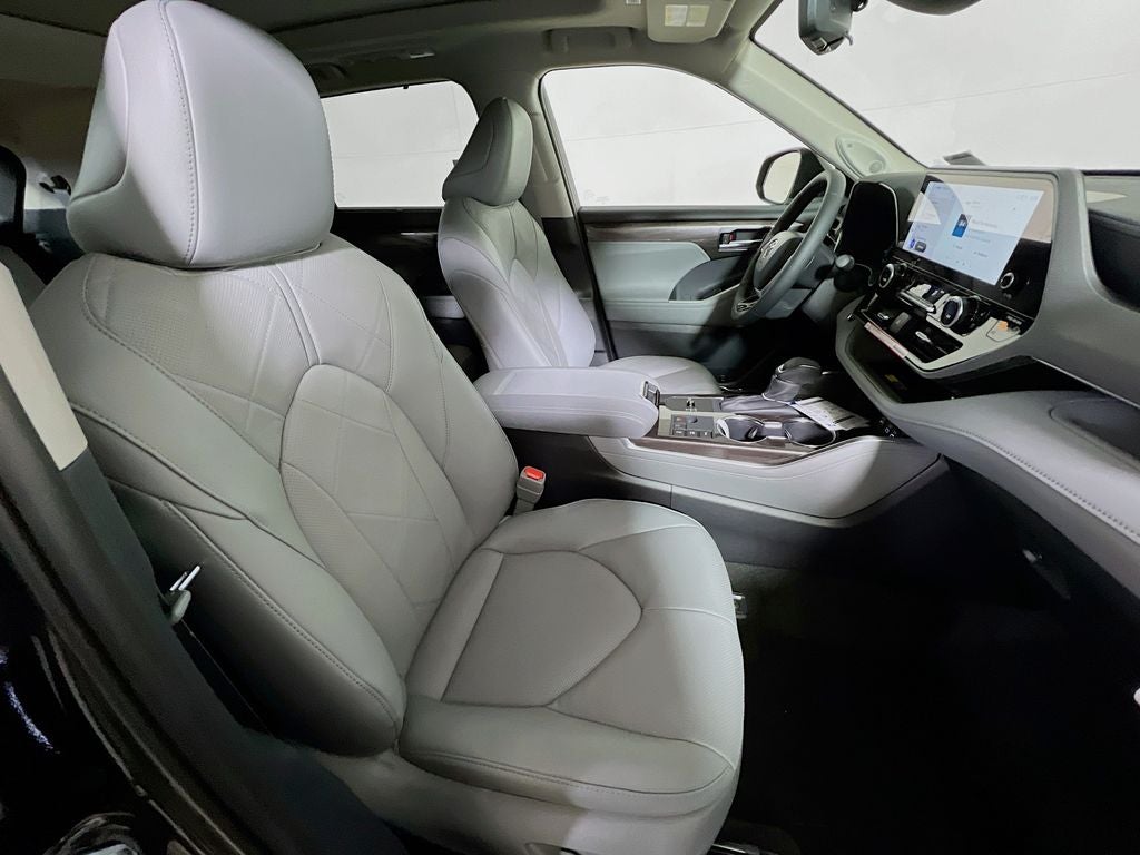 2026 Toyota Highlander Hybrid Platinum S