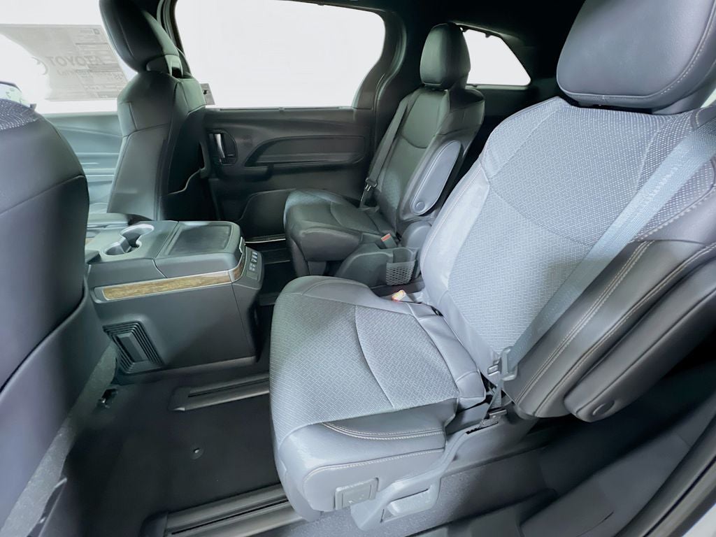 2026 Toyota Sienna Platinum S