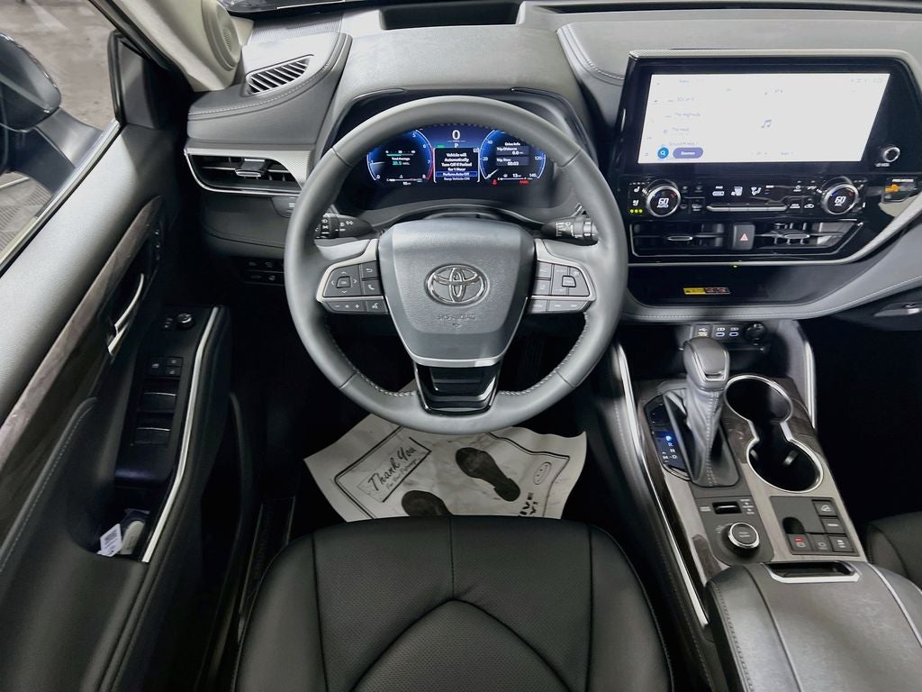 2026 Toyota Highlander Platinum