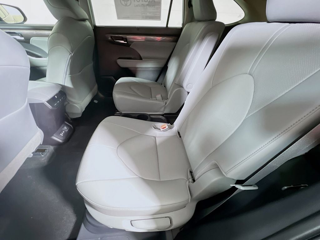 2026 Toyota Highlander Hybrid Limited S