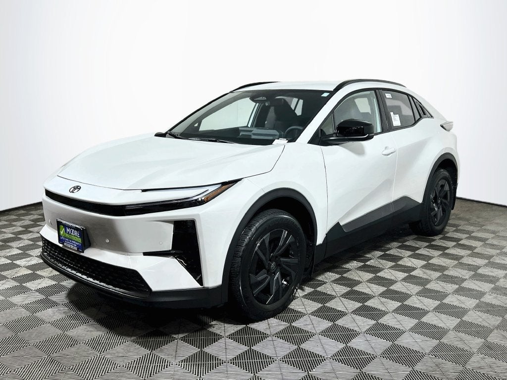 2027 Toyota C-HR SE