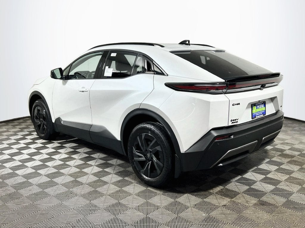 2027 Toyota C-HR SE
