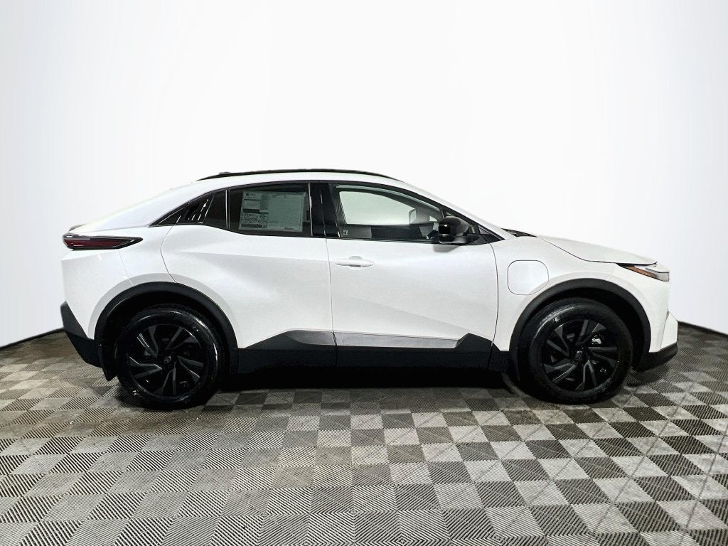 2027 Toyota C-HR SE